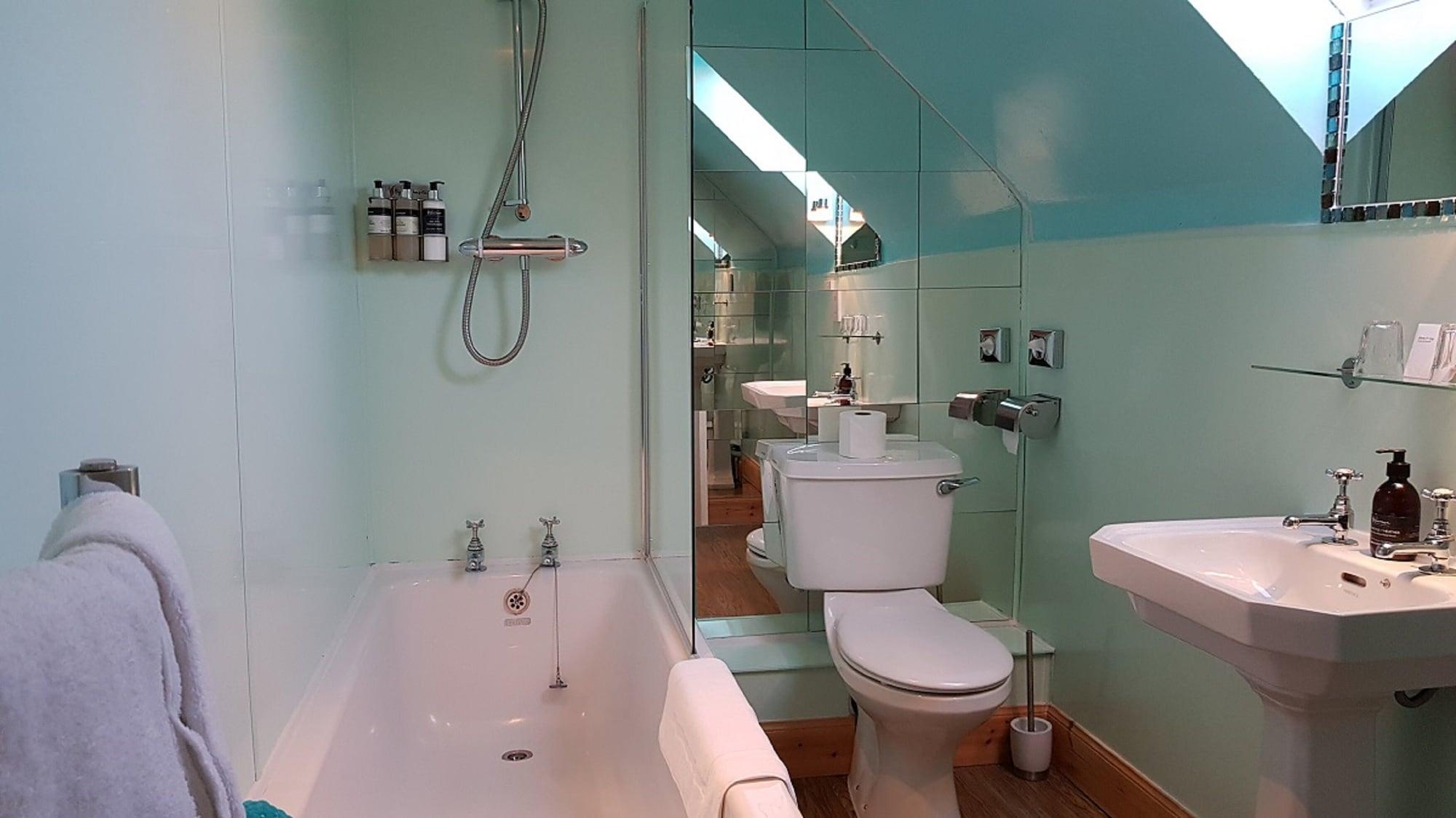 Lime Tree Hotel 3*